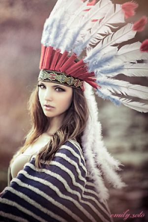 Pictures of feathers - fashion decor inspiration - feathers.jpg